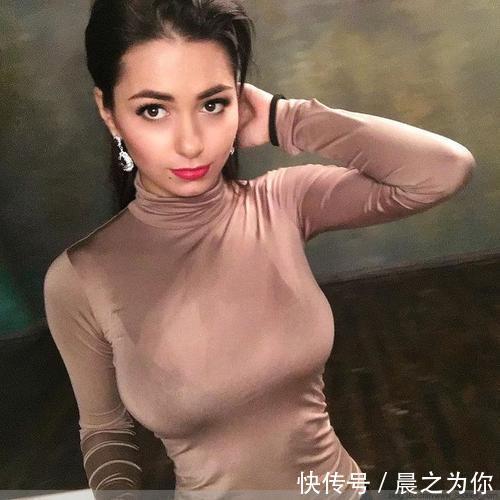 踢腿|这位俄罗斯女孩长得太靓了！天使脸蛋+超模身材，这身材太火爆了