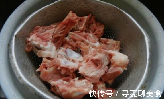 炖骨汤|炖骨头汤,只需这3料就够了!汤浓白味道鲜,无腥味还不油腻!