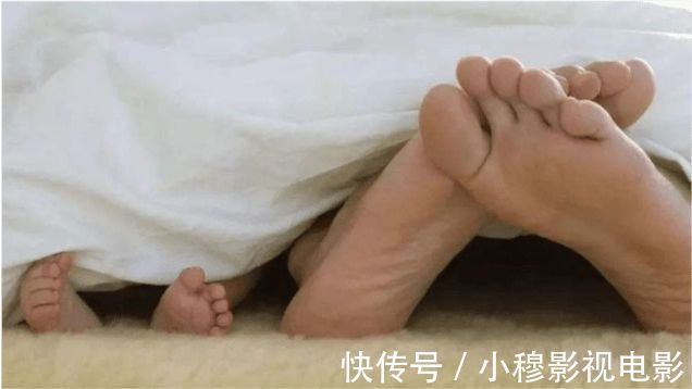 失眠|睡觉最好把脚露在外面有什么作用?失眠或与肝有关,男女都该知道