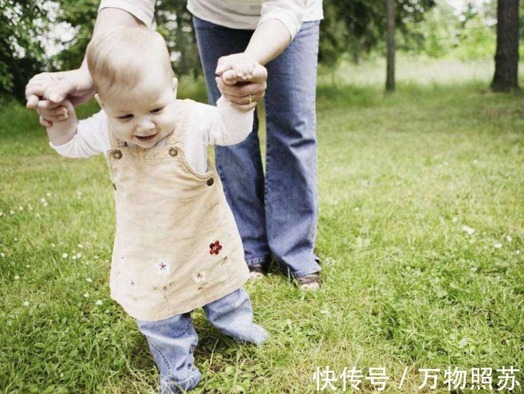 宝宝|为什么宝宝都会走路了,仍然坚持要抱抱?背后的原因让人心疼