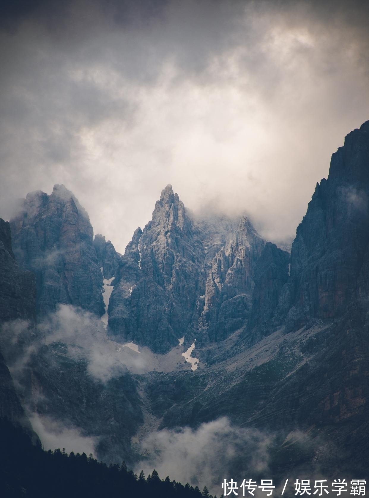 李白&苏轼题在寺庙墙壁上的一首诗,写出深刻人生哲理,百读不厌