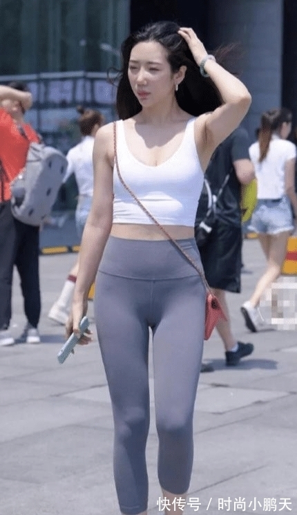 运动背心 紧身瑜伽裤低调内敛不失优雅，配运动背心，穿出精致的高级感