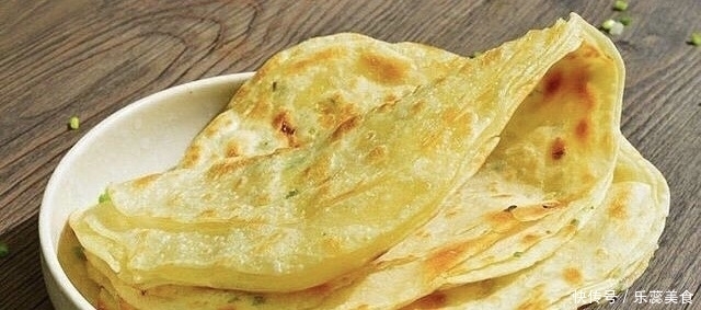 饺子皮新吃法,5分钟做一锅煎饼,酥脆好吃,美味又香,上桌抢光