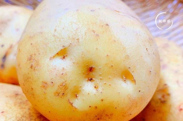 发芽的土豆到底能不能吃?原来我们一直都弄错了,看完后涨知识了