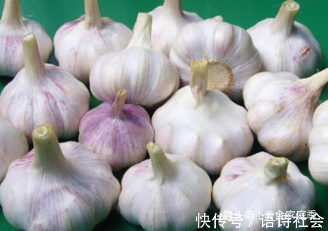 小窍门|腊八蒜怎么做才能“绿如翡翠”掌握这几个小窍门，想不绿都难！