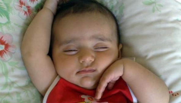 宝妈|和宝宝在一起睡觉,常常会出现这几种尴尬的现象,你遇到过吗