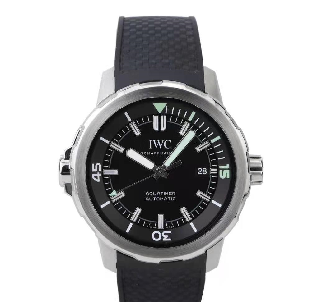 万国和欧米茄谁的档次高?海洋时计和海马300选谁不后悔