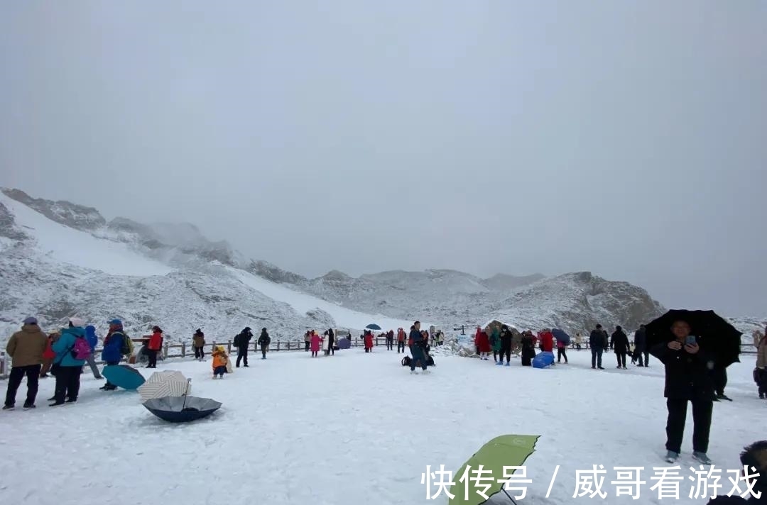 管制|今日，达古冰川下雪啦！雪+彩林=最美秋天！