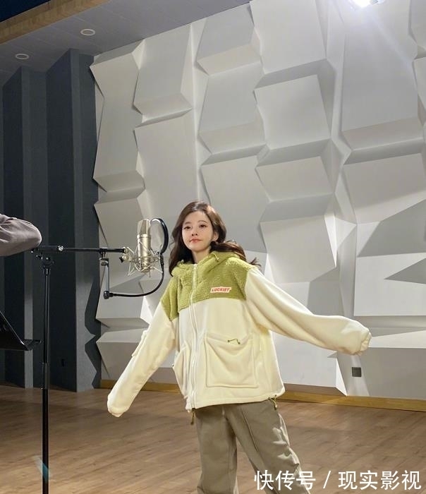 佛系少女|冯提莫新歌上线!献唱国产动画《紫川》主题曲,俩月发布3首单曲