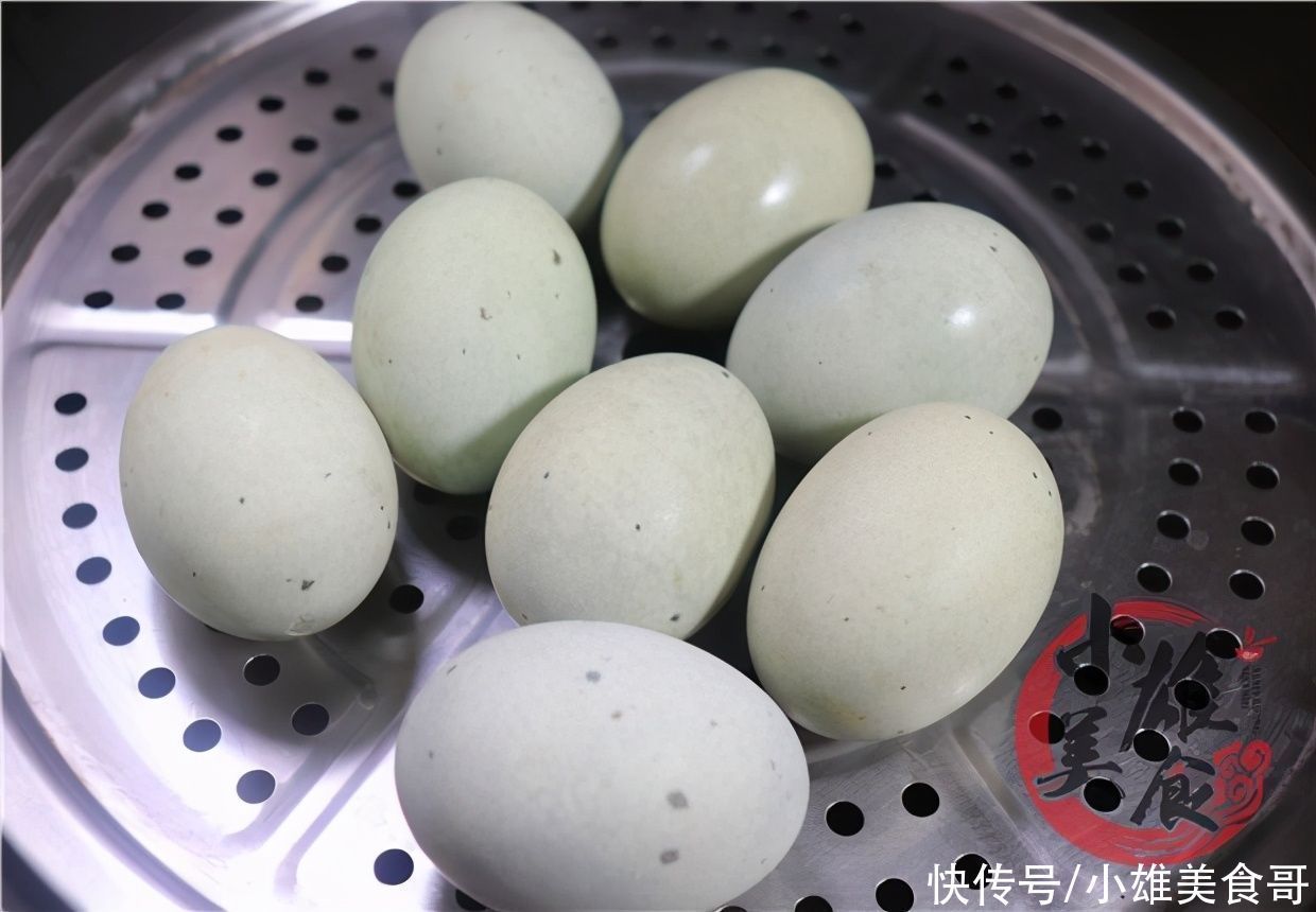 凉拌皮蛋|松花蛋放锅里蒸一蒸，饭店48一份，自己做只要6元，待客倍有面