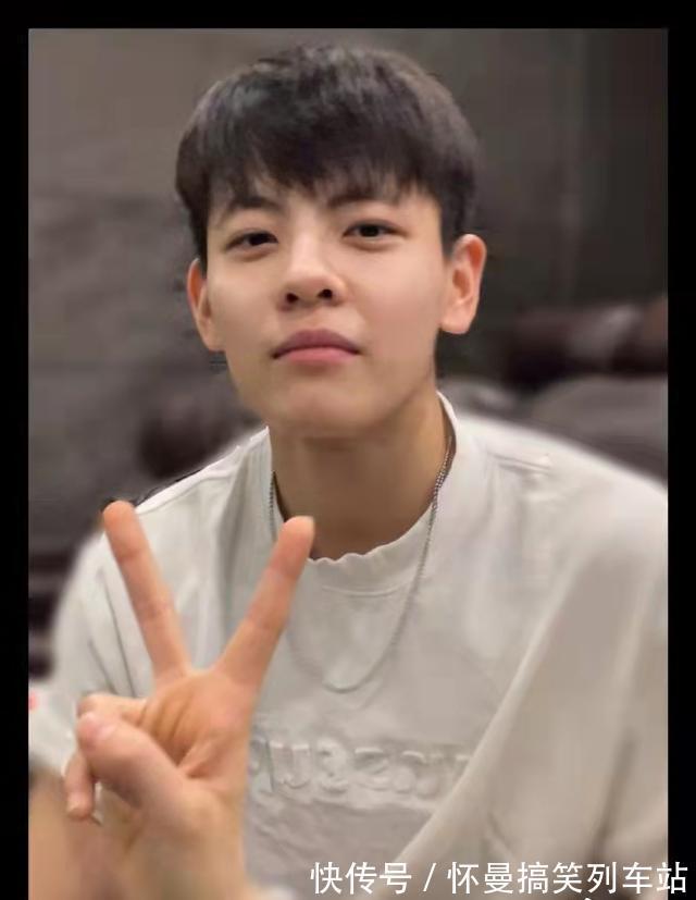 vlog|絕了！今年奧運(yùn)健兒隔離被逼發(fā)短視頻？有人曬身材！還有人寫(xiě)總結(jié)