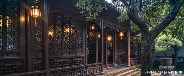 卧室|古宅邸少爷卧室为何隔出一小房,丫环小妾住里边,妻子进都不能进