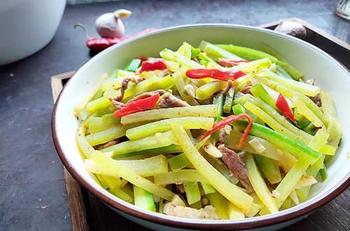  冬天|冬天，吃鸡肉鸭肉不如它，每天炒一盘，滋补又馋人，冬天不生病！