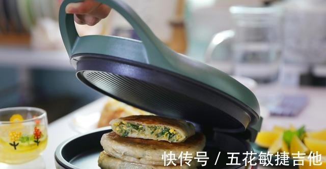 北方经典小吃韭菜盒子新做法，不和面不擀面，有滋有味一口酥香！