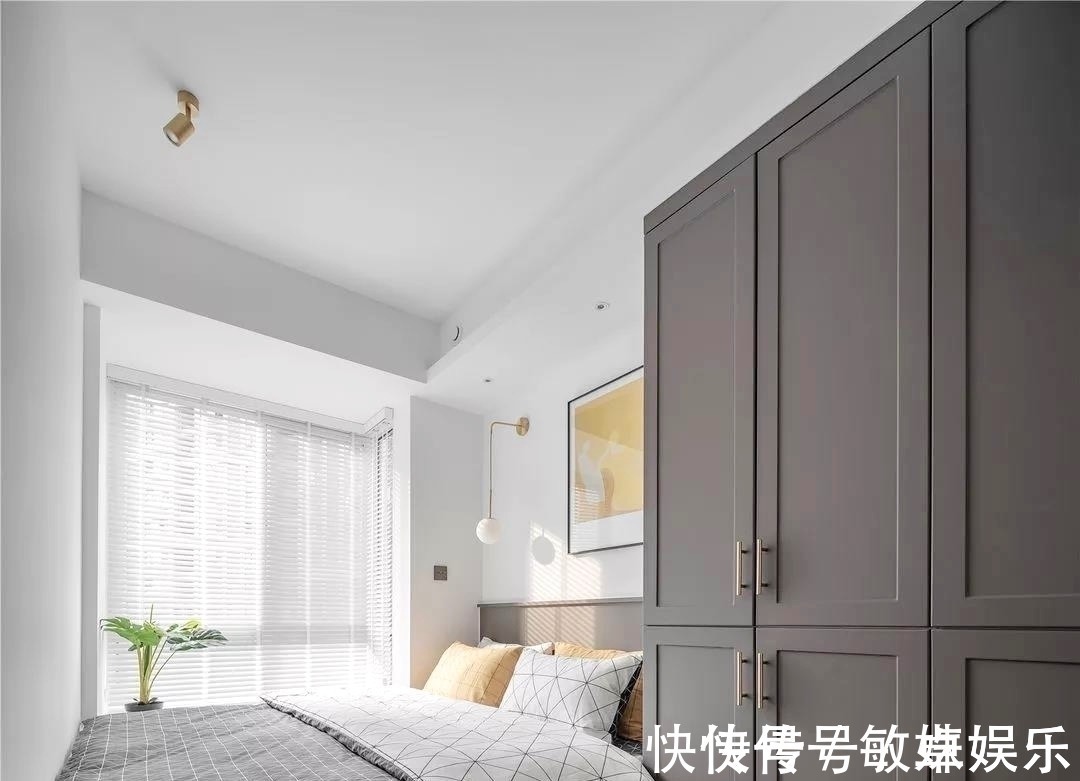 玄关|她家48㎡,拥有三间卧室,超大餐厅,书房客厅合二为一,太聪明了