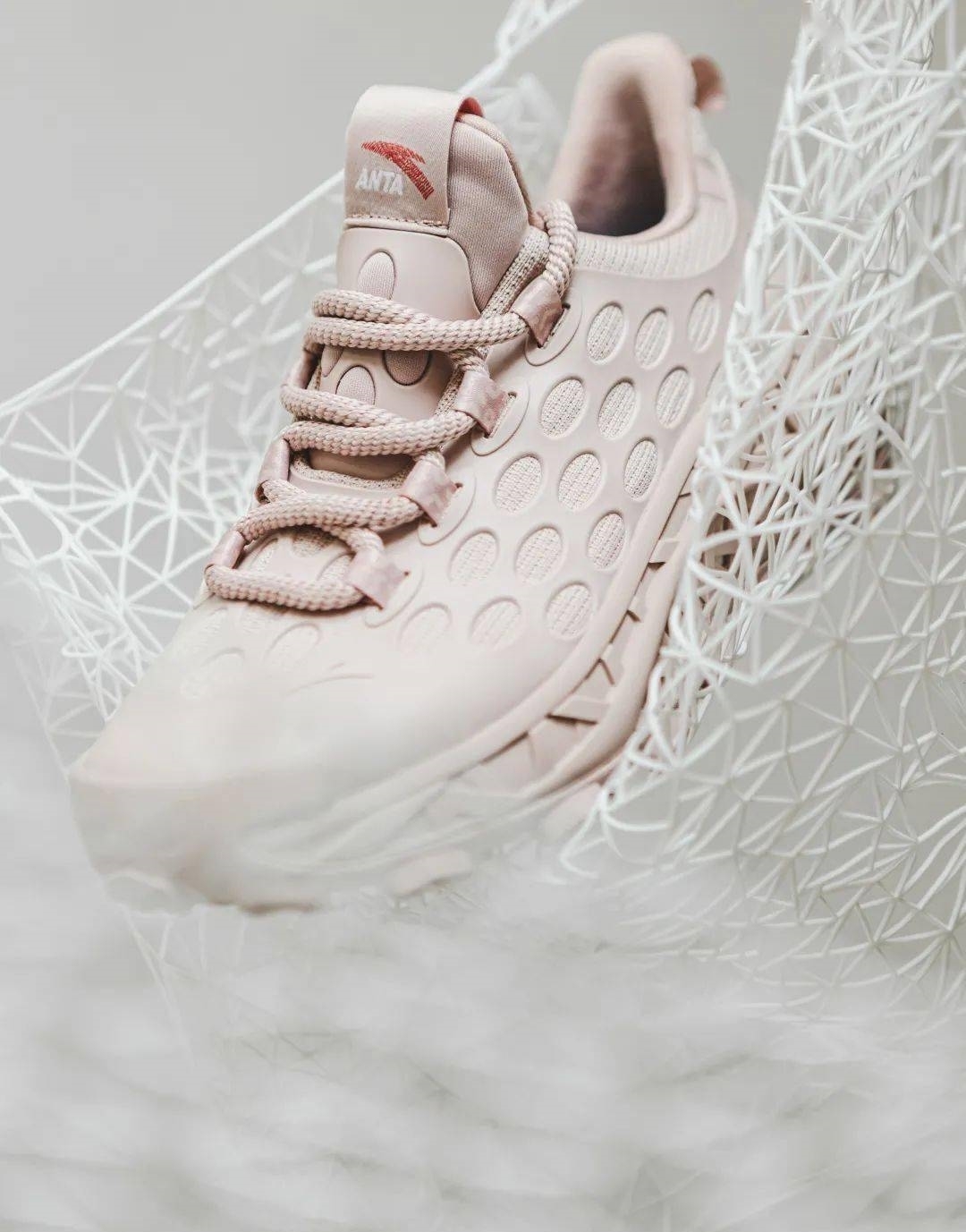 破圈的「巢鞋」,对运动品牌究竟意味着什么?