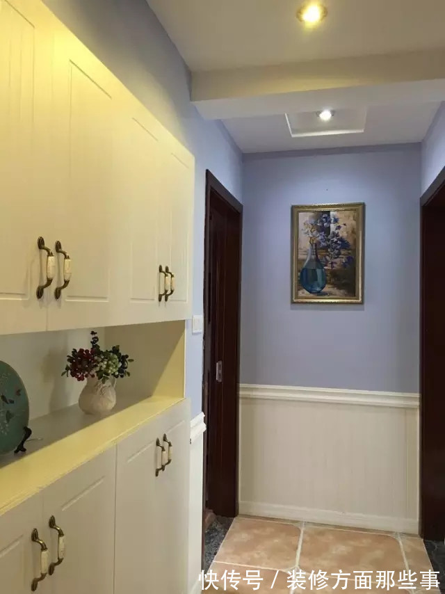 三居室|106平美式三居室,电视墙加了两个铁艺小隔板后变得超可爱