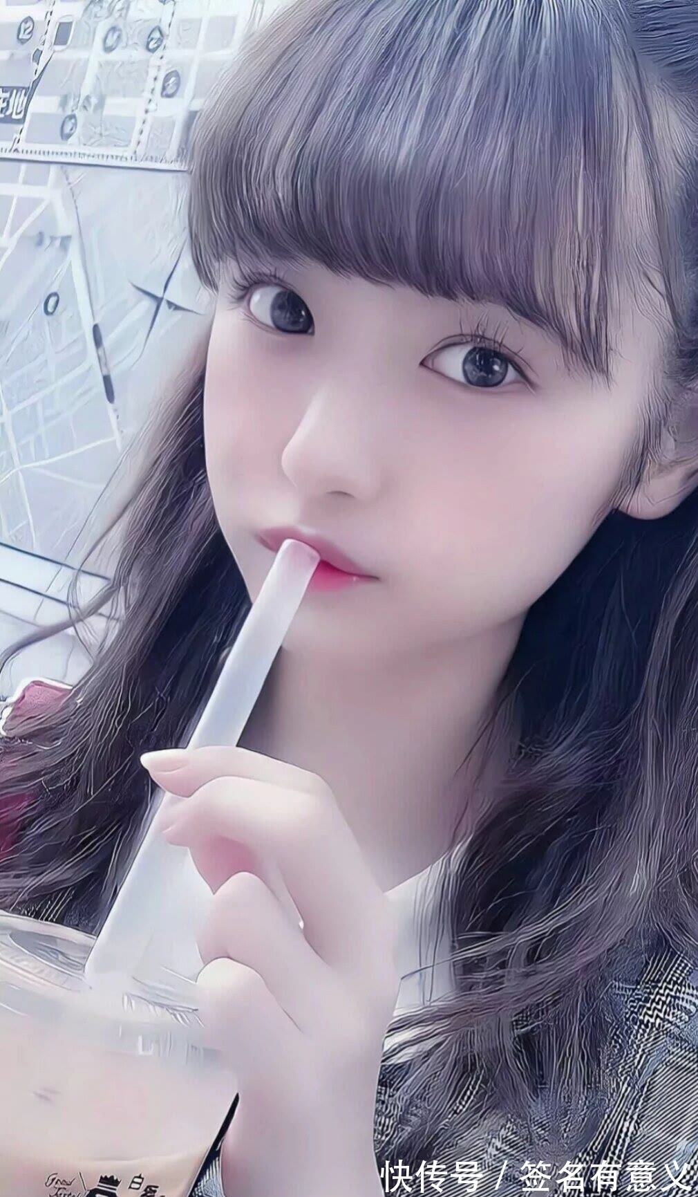 「壁纸」找一个眼里有星星的女孩子吧