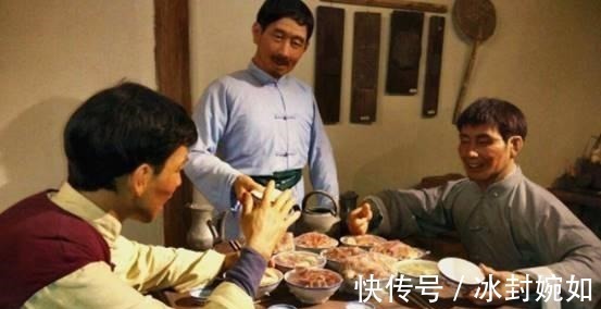 |沙雕动画,搞笑:到学校我上打校长,下打同学,结果悲剧了