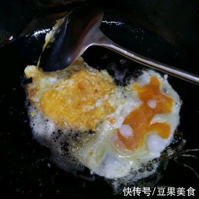 青菜肉丝|舌尖上的中国，青菜肉丝炒方便面能占一席之地