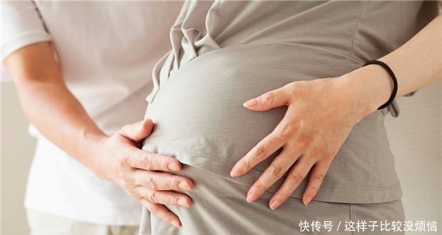 待产|孕妇分娩时,选择穿裙子还是穿裤子?听听产科医生的建议