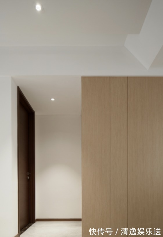 屋主|越来越多人拉平吊顶、简化造型，以大白墙为主，住多久也不会腻