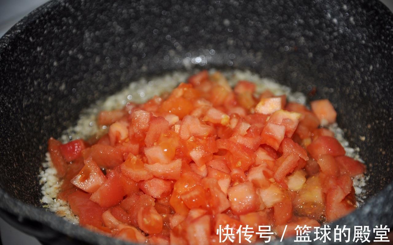 家常番茄豆腐圆子，酸酸甜甜真开胃，好吃的汤汁都不剩