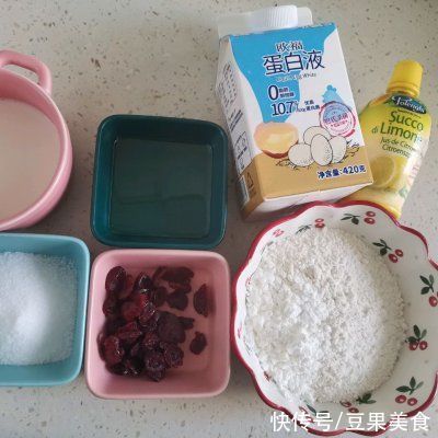 蛋白霜|自从学会#蛋趣体验#蔓越莓天使蛋糕，家里就我掌勺了