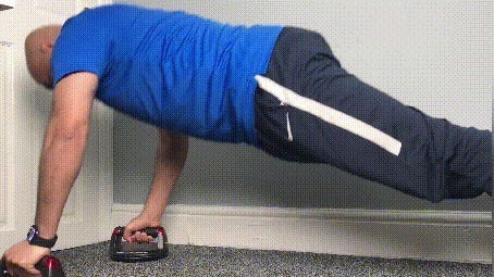 训练|俯卧撑可以天天练吗中年大叔坚持一个月,健身前后对比令人咋舌