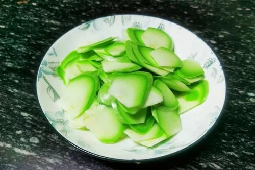 忍不住又做了这道菜，一周吃一次，不放肉也好吃，大人孩子身体棒