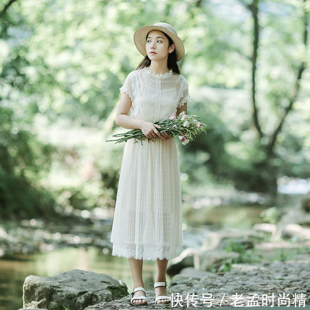 走光 清新范连衣裙,是现代女性追求时尚的必备单品