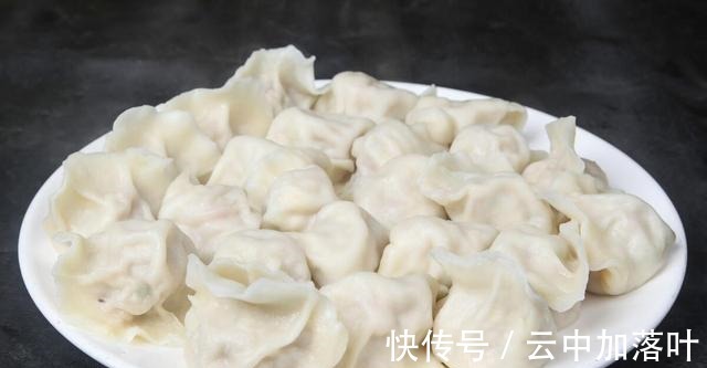 速冻水饺|煮速冻水饺,很多人第1步就错了,掌握4个步骤,和鲜水饺一样好吃!