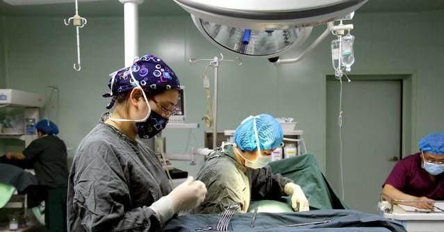 后遗症|剖腹产真的好?产科医生透露:起初是好,后遗症生二胎时才会暴露