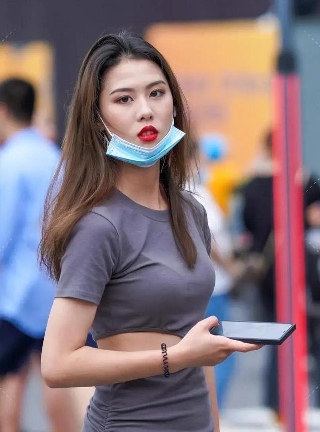 休闲裙改良需要有技术,腰部曲线得以展现全靠创新,太显瘦!