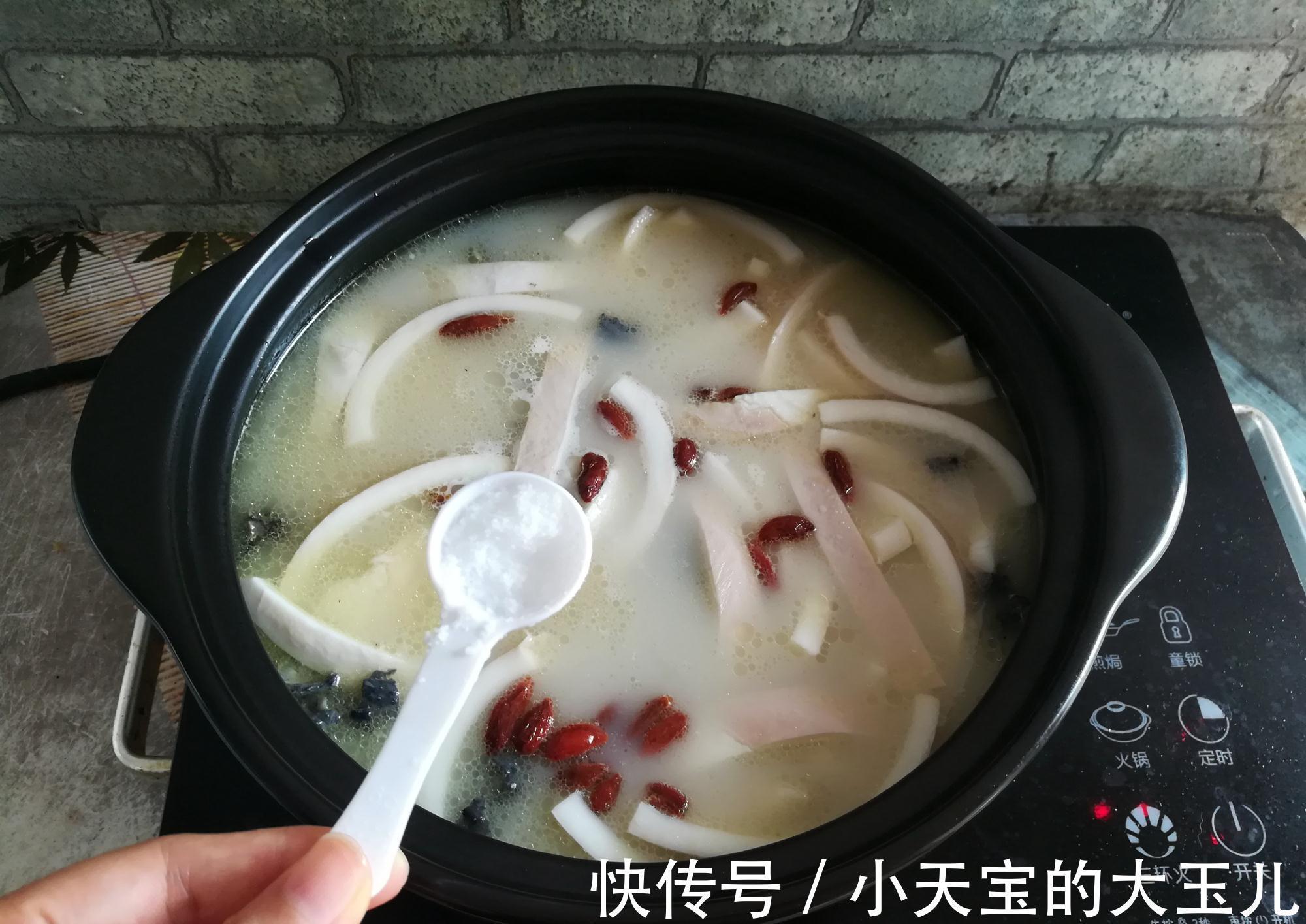 喝汤|冬天吃肉不如喝汤,若条件允许,这汤1周喝2次,补血安神又助眠