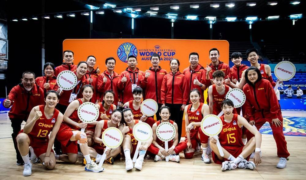 中国队|中国女篮33分狂胜法国女篮,3战全胜挺进世界杯,黄思静当选MVP
