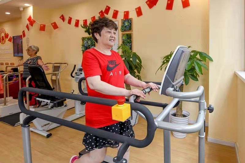 背街小巷“藏着”长者健身房，老人开启“夏练”新模式|夏日沁凉 | 老人