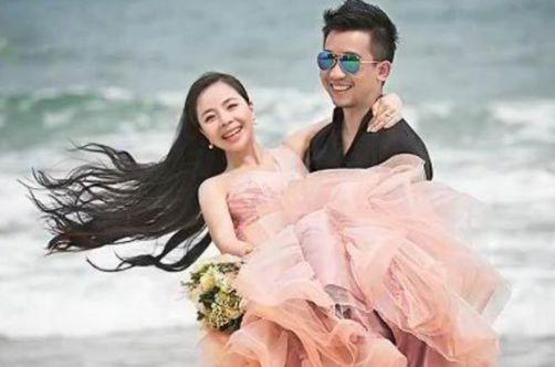 天差地别的王小丫和草帽姐一个低调无冕之王，一个浮夸遭人唾弃