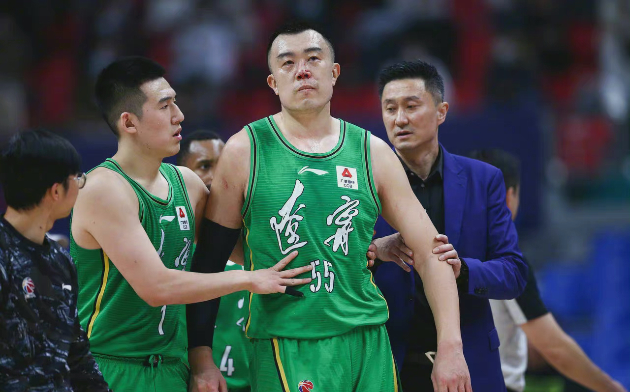 张镇麟|韩德君缺阵,杨鸣调整辽宁男篮首发5将,7+4中锋上位,付豪担重任