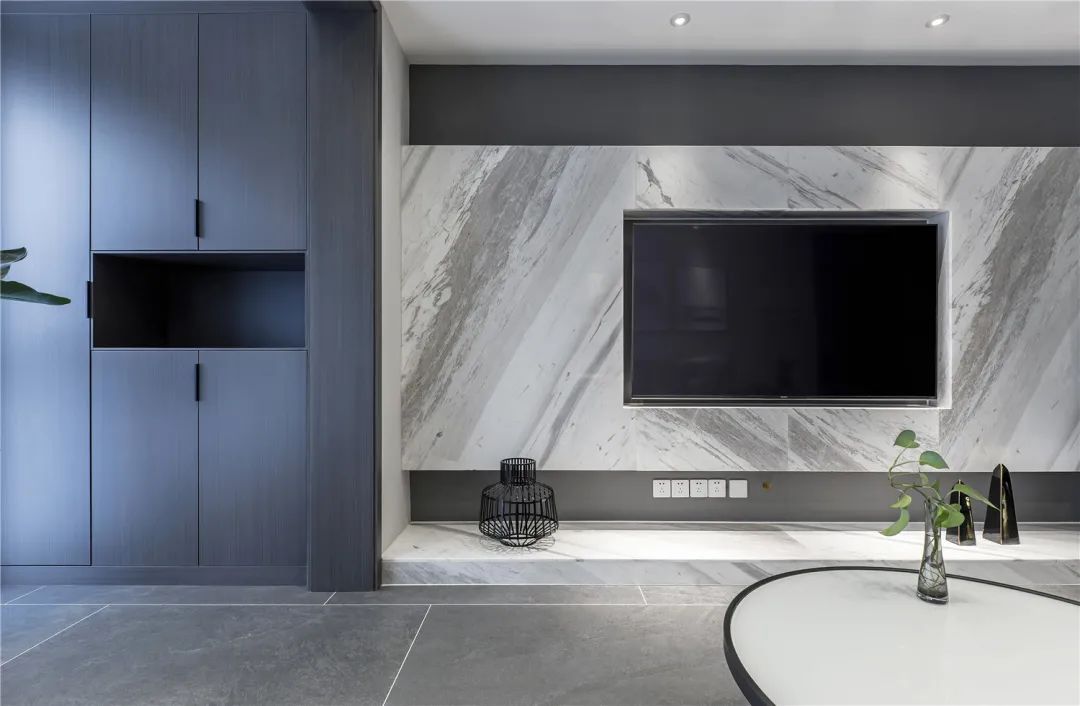 灰+绿植|103㎡现代简约，高级灰+绿植点缀，营造低调舒适的档次