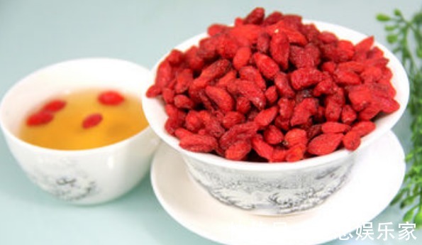 枸杞|枸杞有个“好搭档”，坚持喝3天，不仅补满肾气，肝脏也干净！