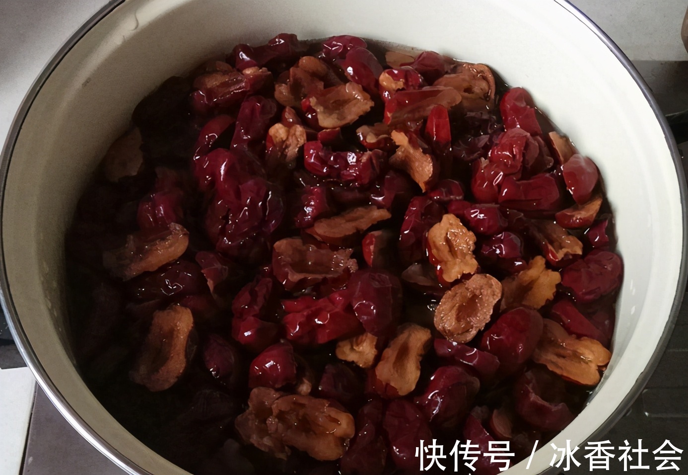 去皮|红枣泥不用出去买着吃了,不去皮不加糖,1斤红枣做一大碗