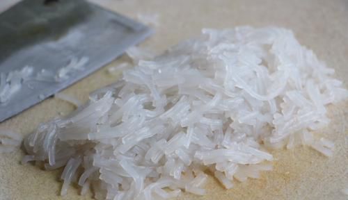 一把韭菜5斤饺子皮做懒人早餐,比韭菜盒子好吃,一口气吃10个