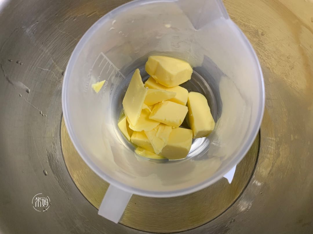 黄油|柠檬别再泡水喝了，用来做蛋糕，清新柔软又细腻，比戚风蛋糕好吃