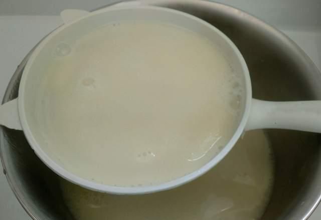 打豆浆时,牢记“1泡2煮3打”,豆浆香浓顺滑更细腻,早餐喝正好