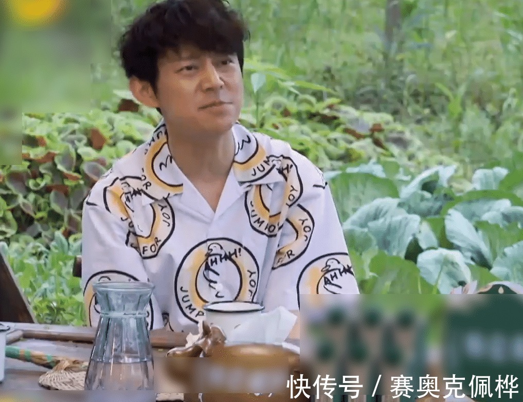 何炅|向往5下期玩泼水,张艺兴成“围攻对象”,黄渤的做法展现真感情