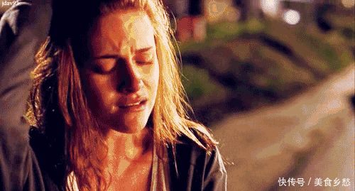 女人想要拥有“干净脸”,建议睡前做这3件事,皮肤细腻又光滑