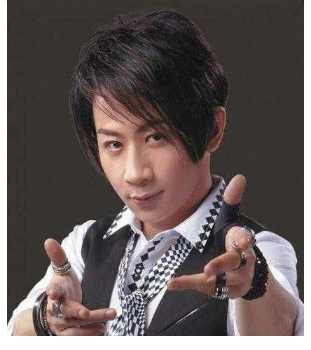 從一夜成名到“消失”在春晚，“大魔術(shù)師”劉謙到底經(jīng)歷了什么？