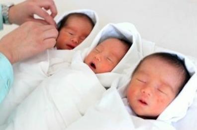 上户口|爸爸姓“修”,给3胞胎取名字太有才,上户口时工作人员哭笑不得