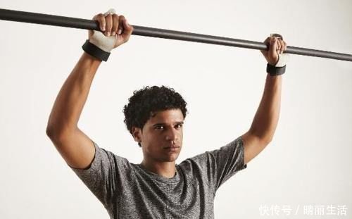 引体向上|男人经常做“引体向上”，不出半年，4个“喜人”变化不请自来